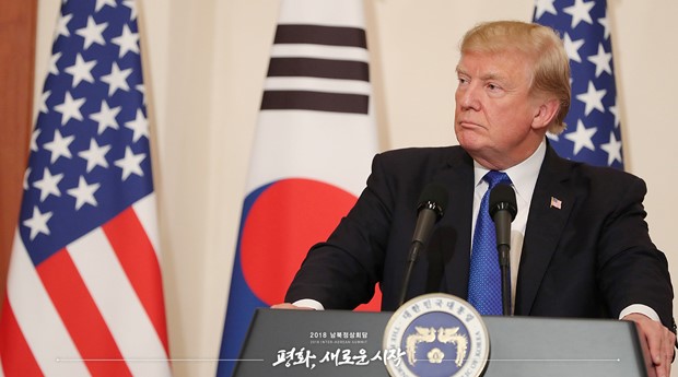 U.S. President Donald Trump on Nov. 7, 2017, holds a joint news conference with South Korean President Moon Jae-in at the latter’s presidential mansion of Cheong Wa Dae (Blue House) in Seoul.