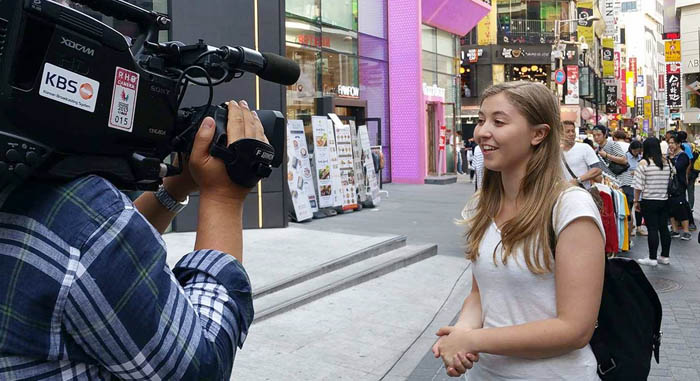 Lea Moreau is featured as a 'tour-tainer' for Seoul City, a portmanteau of tour guide and entertainer, in the show 'People, Peoples' aired on state broadcaster KBS in July 2017. The program shows her creating a video where she experiences Seoul first-hand and promotes the city’s tourism sites.