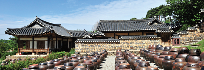 Hanok, traditional Korean houses. The ancient house of Yun Jeung, a Confucian scholar of the late Joseon (1392-1910) period, situated in Nonsan, Chungcheongnam-do, also called Myeongjae Gotaek after his pen name.