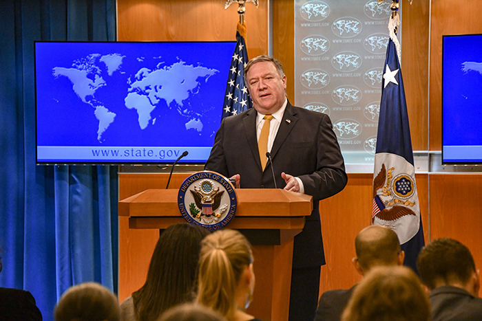 181004_pompeo_art.jpg