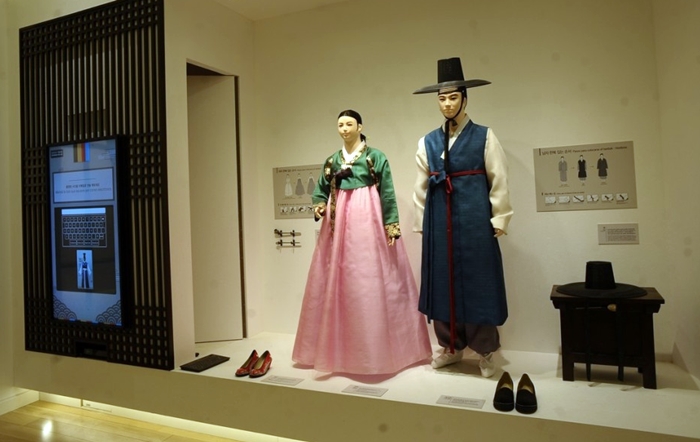아르헨티나 한국문화원은 한옥과 한식, 한복, 케이팝, 한글을 체험할 수 있는 한국문화 체험관을 운영한다. 아르헨티나 한국문화원