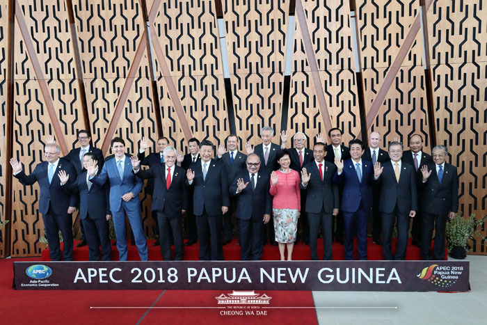President Moon meets with APEC leaders : Korea.net : The official ...