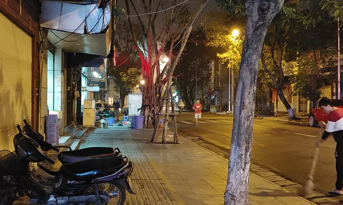 28일 오전 5시 베트남 하노이 시내의 풍경.