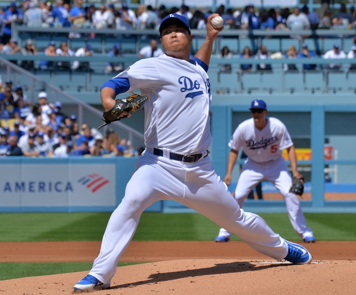 Ryu Hyun-jin of the Los Angeles Dodgers on March 28 pitches at home against the Arizona Diamondbacks at Dodger Stadium on the season’s opening day.