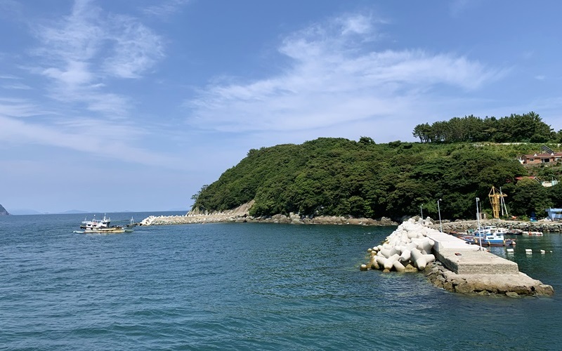 Geumodo Island is located off the coast of Yeosu, Jeollanam-do Province.