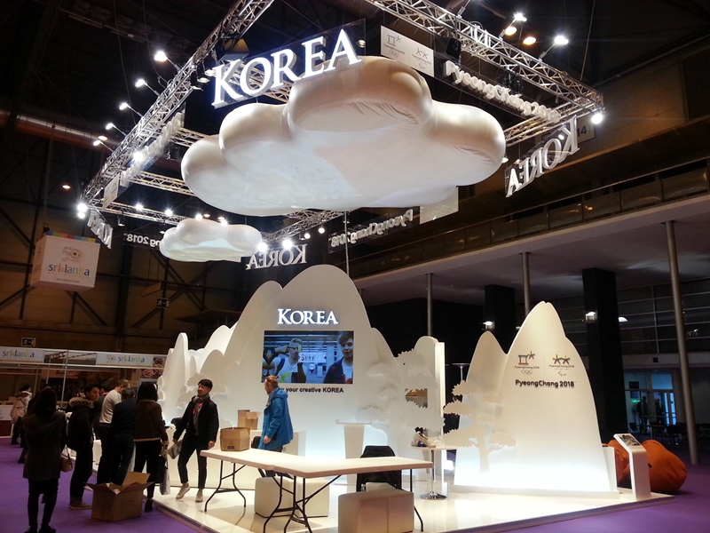 FITUR, or the International Tourism Festival to be hosted by Spain from Jan. 22-26 next year, will feature Korea as a partner country during its 2020 edition. The photo shows Korea's tourism booth at the 2017 FITUR. (Facebook page of Korean Cultural Center in Spain)