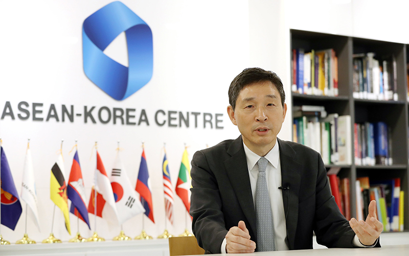 ASEAN (Association of Southeast Asian Nations)-Korea Center Secretary General Lee Hyuk on Sept. 30 emphasizes the importance of people-to-people and cultural exchanges to promote relations between Korea and ASEAN member states.