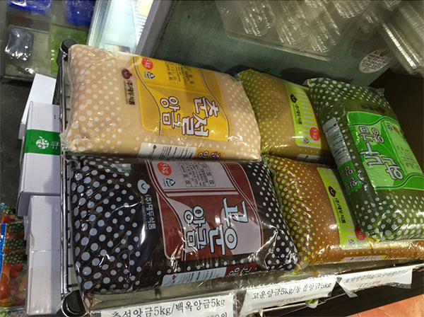 Red bean sauce for shaved ice desserts goes for about KRW 14,000 per 5 kilograms.