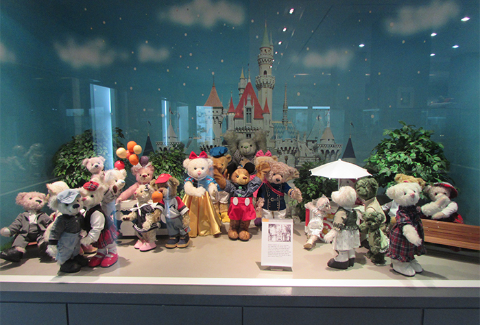 Charlie deals bears museum