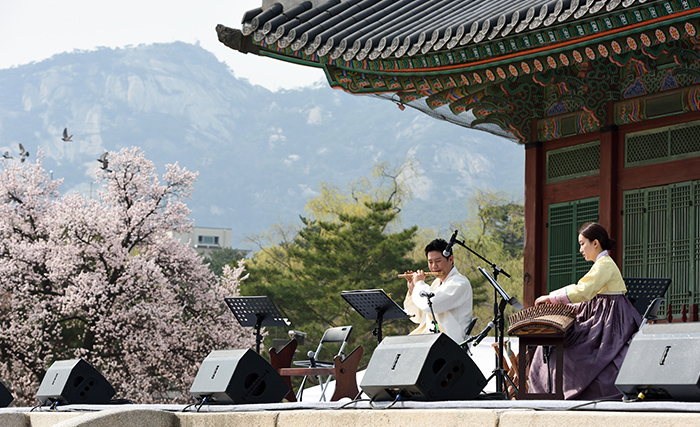 20160406_Palace%20concert_01.jpg