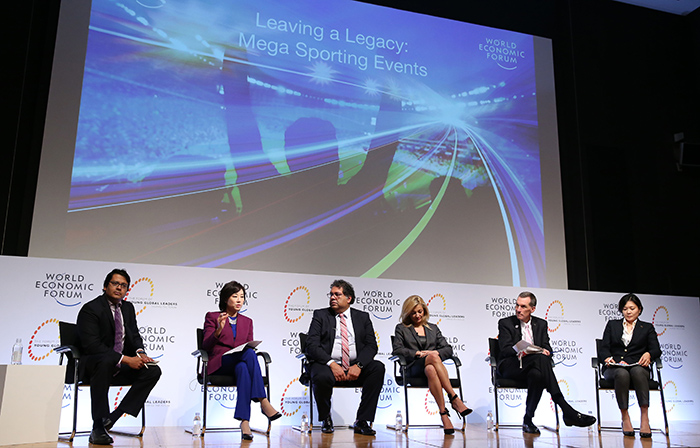 Minister Cho Yoonsun (second from left) participates in a panel discussion on the theme ‘Leaving the legacy: Mega sporting events,’ at the World Economic Forum in Tokyo on Oct. 21.