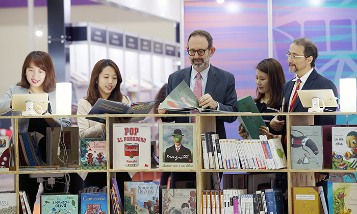 2016_Seoul_International_Book_Fair_Article_01.jpg