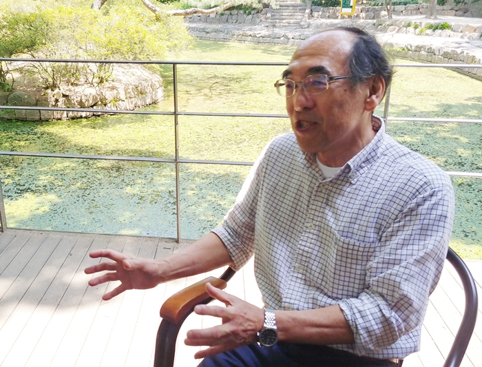 Masao Sato on May 29 recounts what led him to donate his family’s original   copy of the Korean Declaration of Independence to the Independence Hall of Korea during his visit to Deoksugung Palace in Seoul.