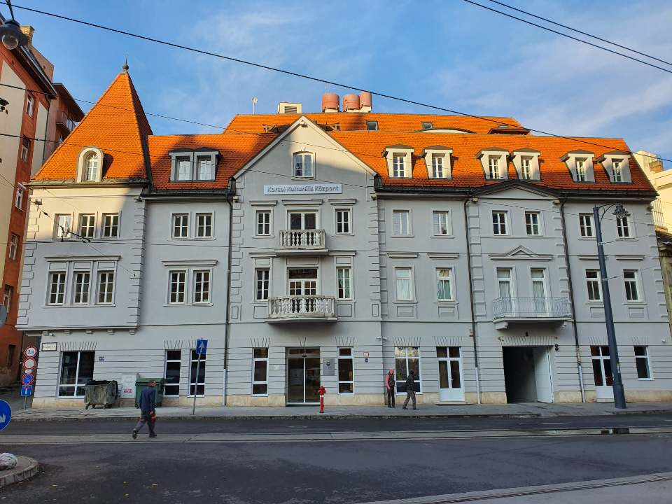 The Korean Cultural Center (KCC) in Budapest, Hungary, on Nov. 18 marked its relocation to a building of Central European University with a ceremony. Now the biggest of its kind in Europe, the KCC contains an exhibition hall, an auditorium, interactive centers for Korean food and culture, a lecture room and a library.