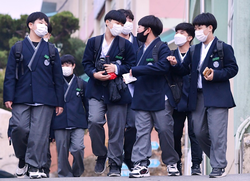 South Korean soccer traditions' uniforms