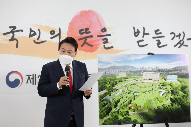 President-elect Yoon Suk Yeol, who won the nation's 20th presidential election, speaks at the annex to the Korea Banking Institute in the Samcheong-dong neighborhood of Seoul's Jongno-gu District. 