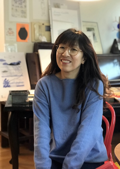 Lee Su-ji, who wrote and illustrated the picture book 