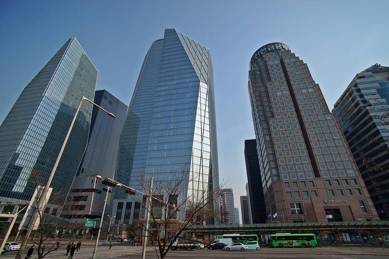 Seoul is ranked 12th out of 126 cities in this year's Global Financial Centres Index, which measures financial competitiveness. Shown is the capital's business district of Yeouido, where financial and stock companies are located. (Yonhap News)