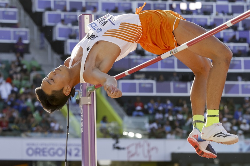 Woo Sang-hyeok on July 18 competes in the final of the men's high jump at the World Athletics Championships in Eugene, Oregon, of the U.S. (Yonhap News) 