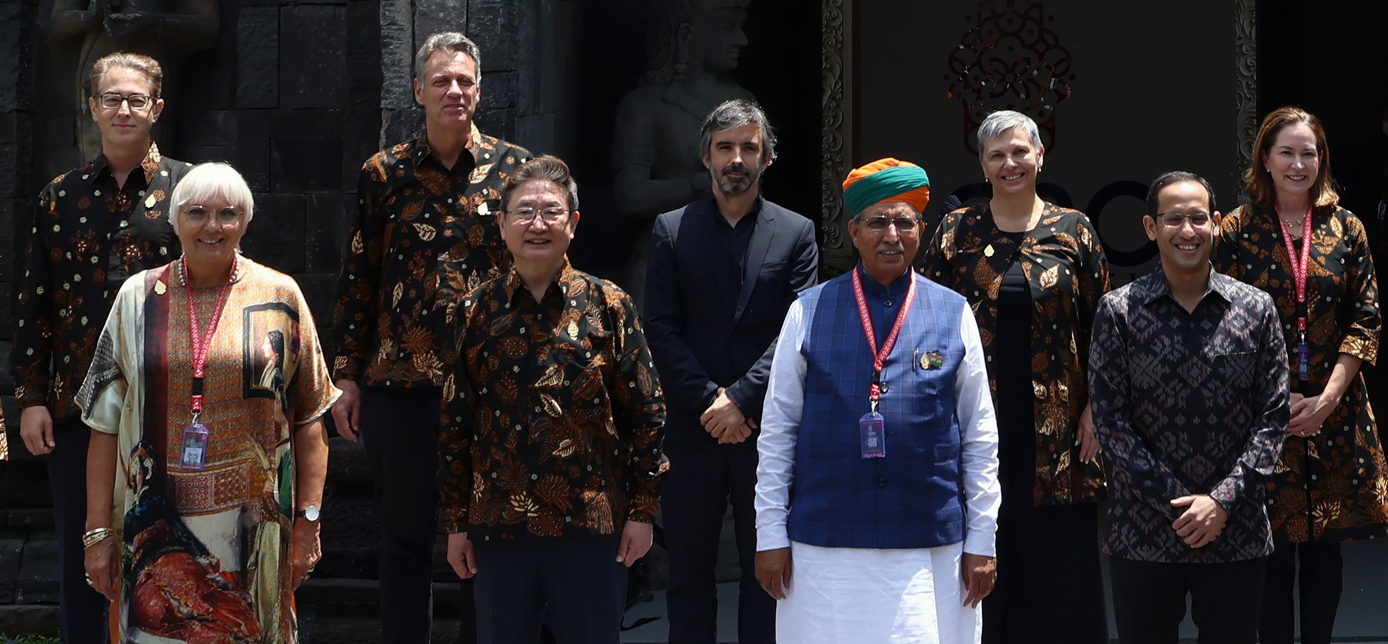 Minister of Culture, Sports and Tourism Park Bo Gyoon (second from left in the front row) on Sept. 13 takes a commemorative photo at the Group of 20 Culture Ministers' Meeting held at Plataran Heritage Borobudur Hotel in Yogyakarta, Indonesia. 