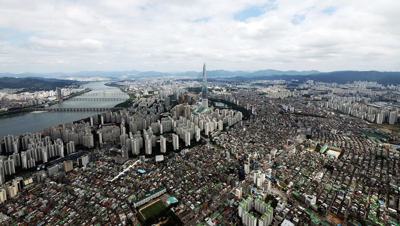 The Organisation for Economic Co-operation and Development (OECD) has raised its economic growth forecast for Korea this year to 2.8% in its report 