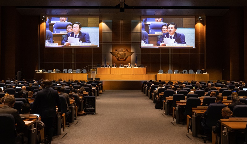 Minister of Land, Infrastructure and Transport Won Hee-ryong on Oct. 4 speaks at the 41st assembly of the International Civil Aviation Organization in Montreal, Canada. (Ministry of Land, Infrastructure and Transport) 