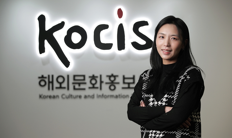 German-language specialist Min Yea-Ji is Korea.net's staff writer of the year. (Kim Sunjoo).