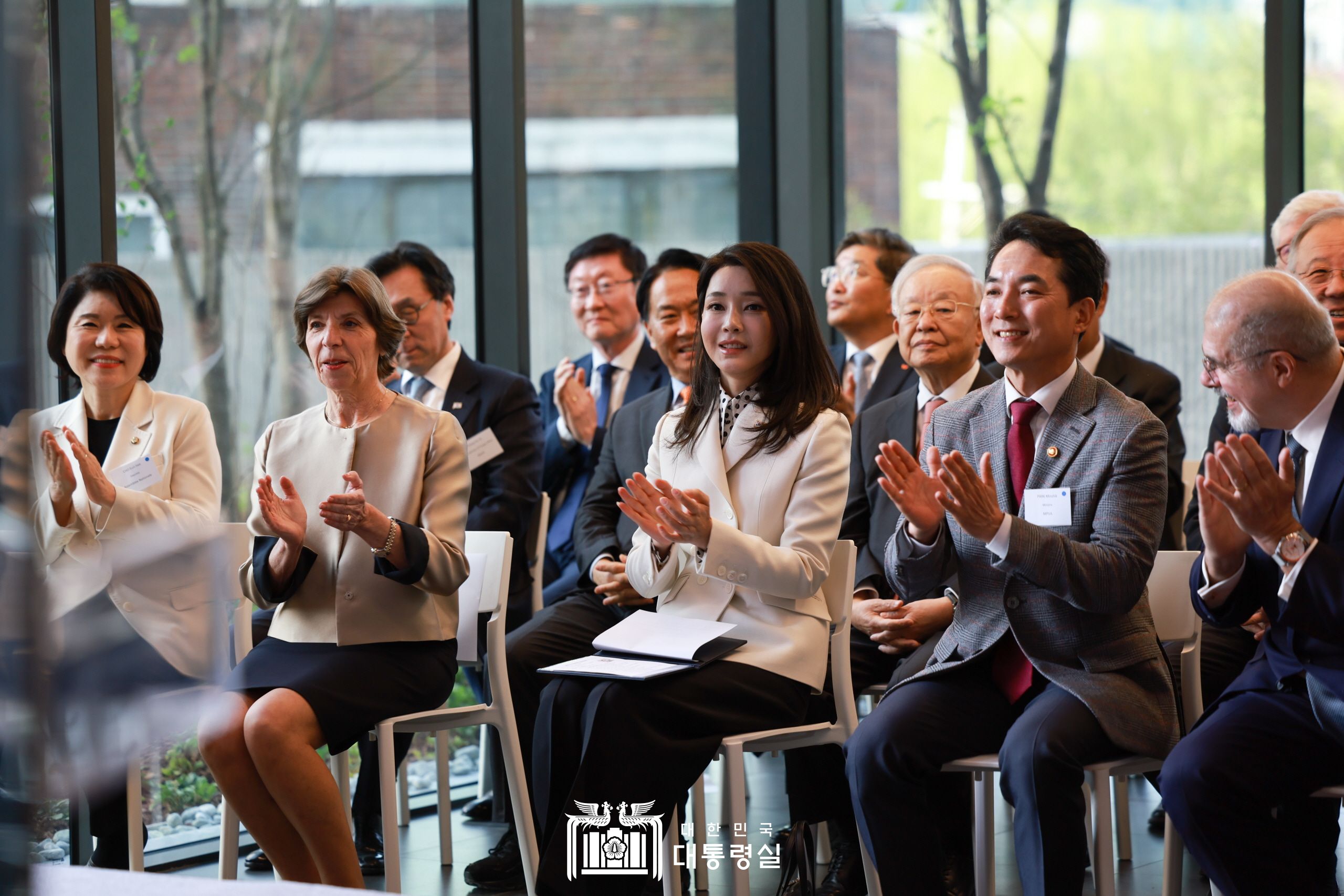 First lady Kim Keon Hee (third from left) on April 15 applauds at the opening ceremony for the French Embassy in Seoul's new building on Chungjeongno Street in the capital's Seodaemun-gu District. (Office of the President)