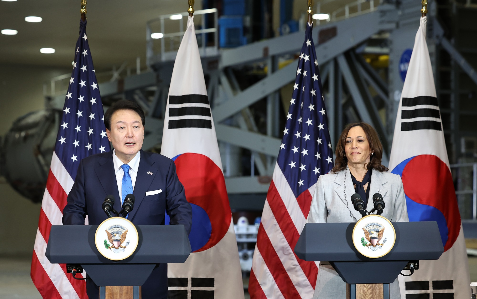 President Yoon Suk Yeol along with U.S. Vice President Kamala Harris on April 25 speaks at NASA's Goddard Space Flight Center in the Washington suburb of Greenbelt, Maryland. 