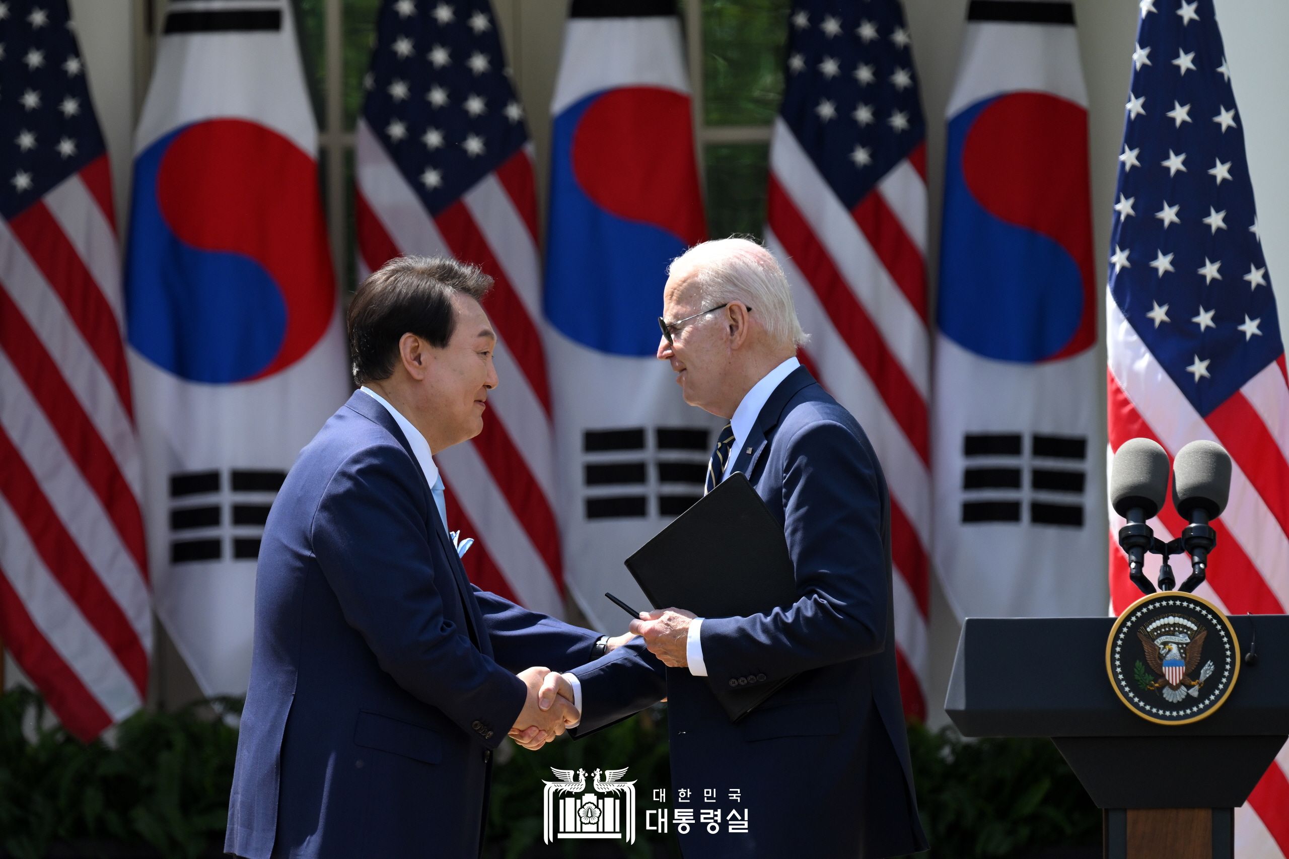 The inaugural meeting of the Korea-U.S. Nuclear Consultative Group (NCG) to boost the extended deterrence against North Korea's nuclear threat was held on the morning of July 18 at the Office of the President in Seoul.