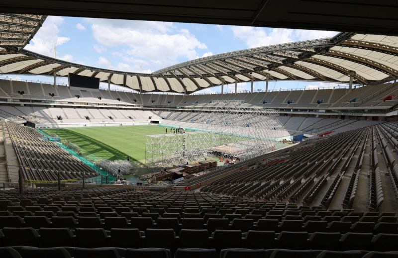 The Ministry of Culture, Sports and Tourism on Aug. 8 said a K-pop concert to be the highlight of the 25th World Scout Jamboree in Korea was relocated to Seoul World Cup Stadium in the Sangam-dong neighborhood of Seoul's Mapo-gu District. Shown is installation of the stage at the stadium for the concert. (Yonhap News) 