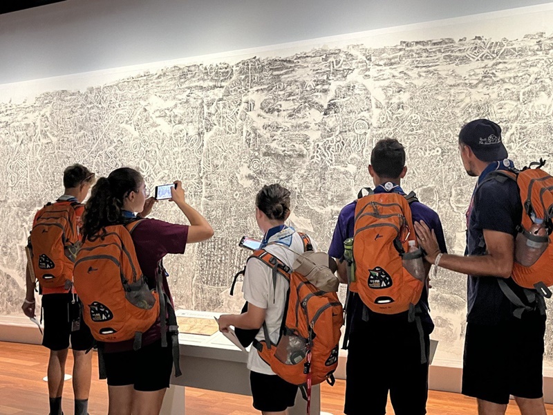 Italian scouts attending the 25th World Scout Jamboree on Aug. 10 visit the National Museum of World Writing Systems in Incheon's Songdo International Business District. 