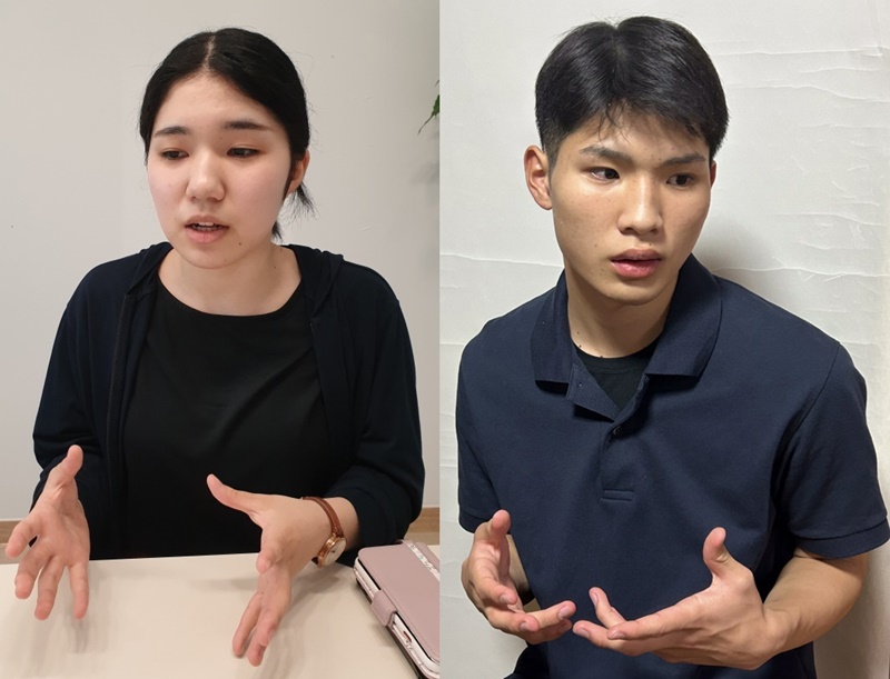 Japanese students Akari Takahira (left) and Hiromi Ohara (right) on Aug. 25 give interviews to Korea.net before appearing in the reader's theater work 