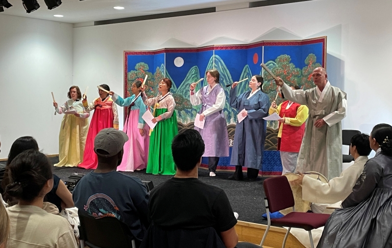 Attendees at a pansori workshop hosted by the KCC in Brussels on Aug. 26 hold a recital to perform what they learned.