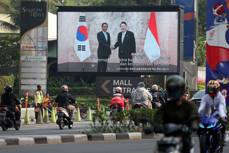 A promotional video made by the Office of the President on Sept. 3 is screened on an electronic display in Jakarta, Indonesia, to mark President Yoon Suk Yeol's visit to the Southeast Asian country to attend the Association of Southeast Asian Nations Summit.