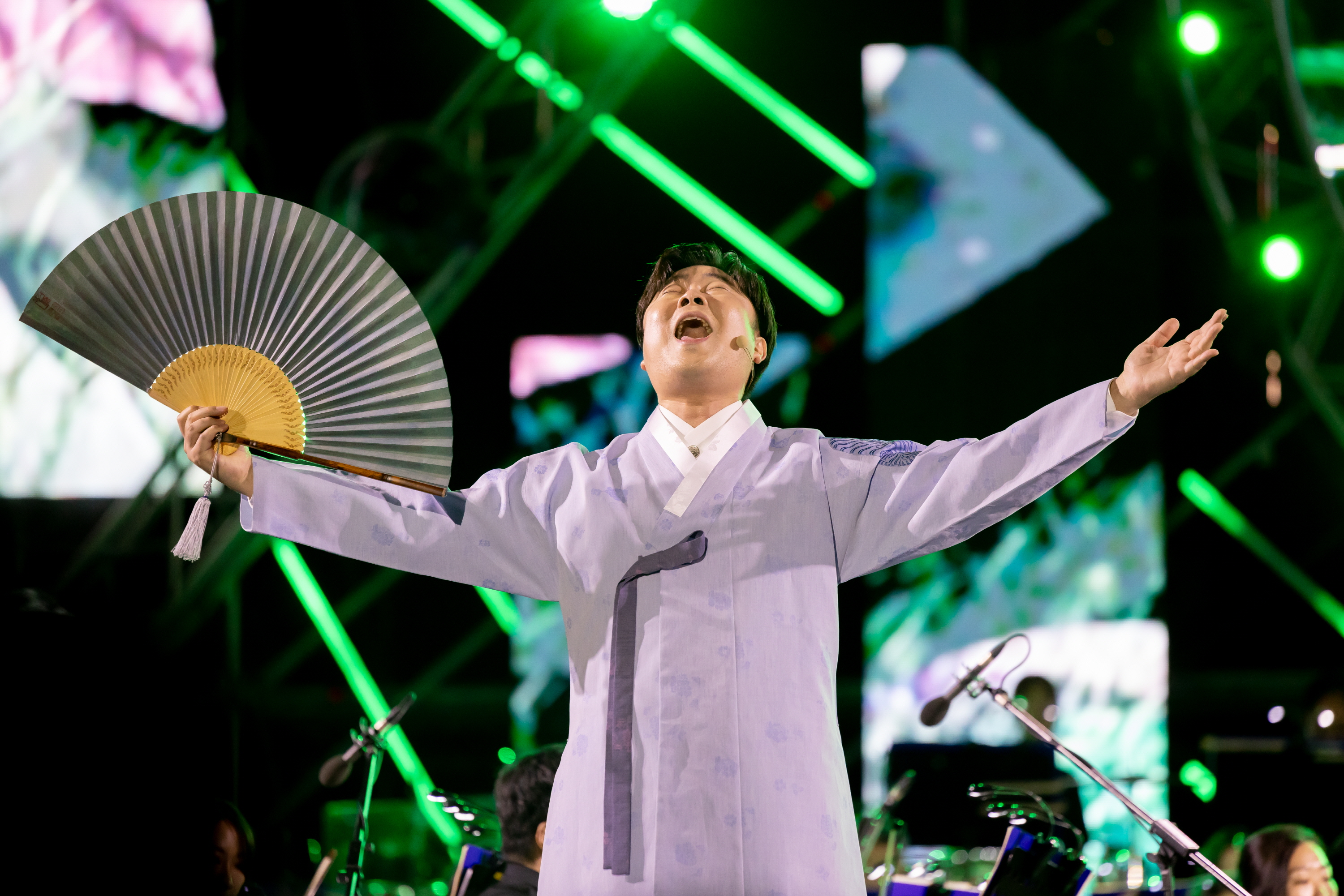 Pansori (traditional lyrical opera) singer Ko Young-yeol on Sept. 9 performs at the 