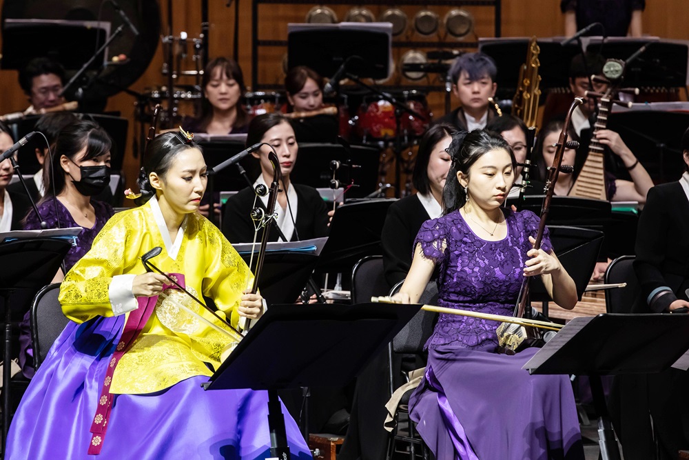 The Contemporary Gugak Orchestra under the National Gugak Center in Seoul's Seocho-gu District and the National Chinese Orchestra Taiwan of the National Center for Traditional Arts from Taiwan on Nov. 10 hold the joint concert 