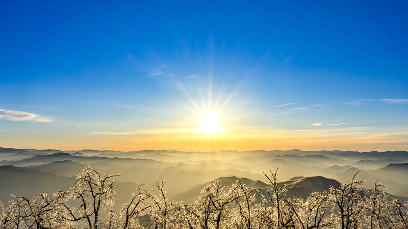 This sunrise is seen from the Gariwangsan cable car on Garibongsan Mountain in Jeongseon-gun County, Gangwon-do Province. (Jeongseon County Office) 