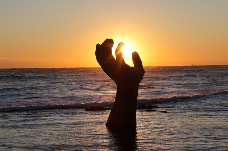 This sunrise above the statue 