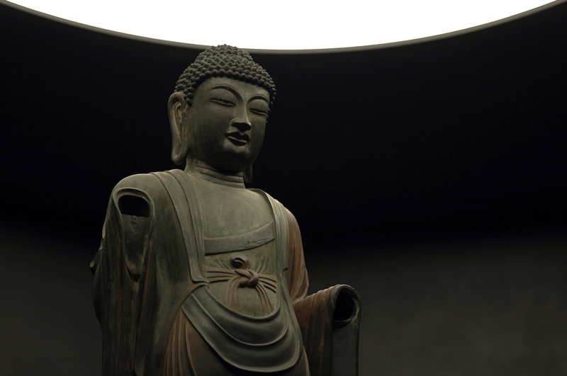 This National Treasure-designated Medicine Buddha statue is believed to have been made around 800 A.D.