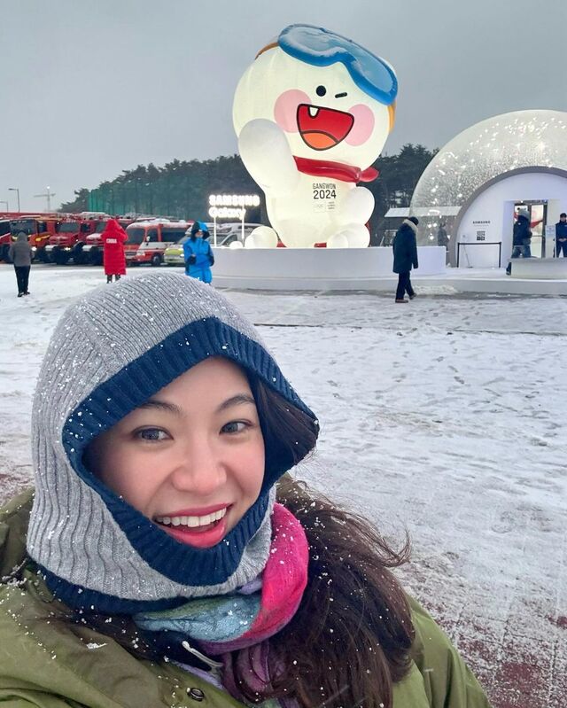 Olivia Ih was the French-language announcer at the closing ceremony of Gangwon 2024.