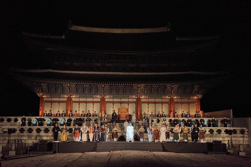 This year's Spring Palace Culture Festival is scheduled from April 27 to May 5 at Seoul's five major royal palaces and Jongmyo Shrine. Shown is a scene from last year's edition featuring the musical 