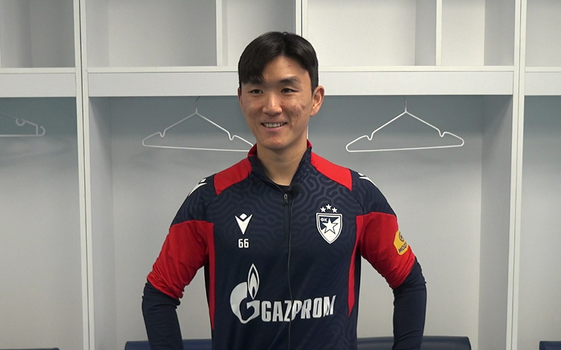 Hwang In-beom in his training kit