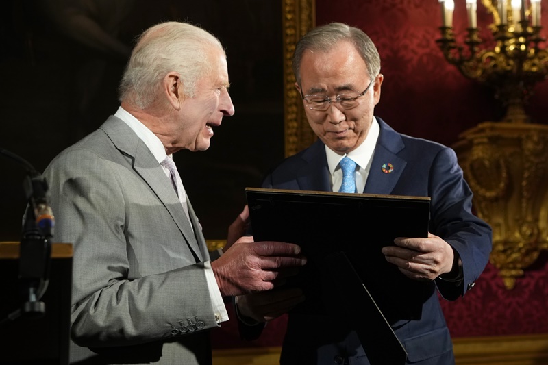 British King Charles III (left) on June 11 talks with former United Nations Secretary General Ban Ki-moon at the ceremony for the inaugural King Charles III Harmony Award at St James's Palace in London. (Yonhap News) 