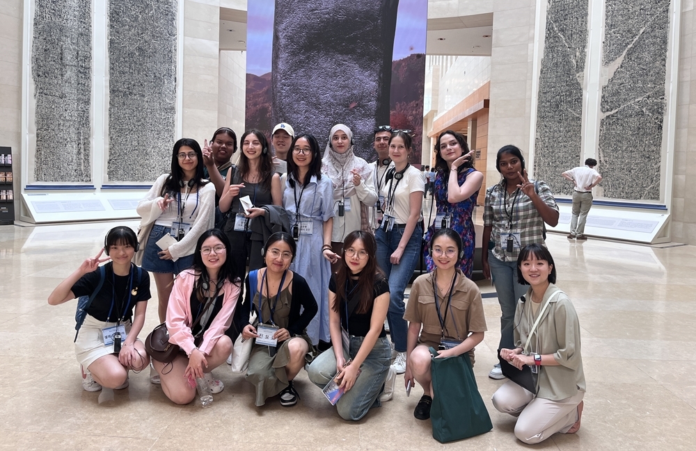 The National Museum of Korea in Seoul had nearly 95,000 visitors from abroad in the first half of this year. Shown is a group of international visitors on a curation program of the museum. 