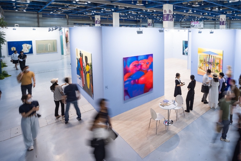 Domestic artworks produced in 1946 or after can now be freely sold or displayed abroad. Shown is the Korea International Art Fair (KIAF) in September 2023 at COEX Mall of Seoul's Gangnam-gu District. (KIAF's official website) 