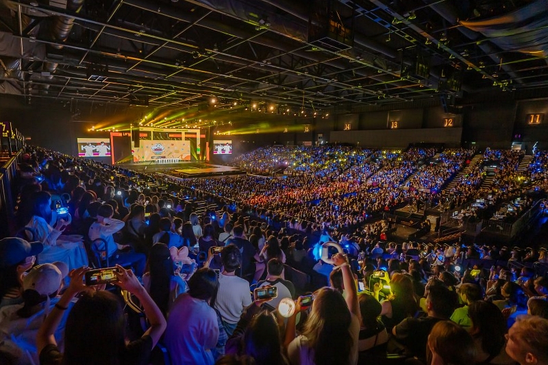 K-pop sales abroad last year jumped 34.3% from 2022 to break the KRW 1 trillion mark for the first time. Shown is K-Con Hong Kong 2024 in March last year at the AsiaWorld-Expo in Hong Kong. (CJ ENM)