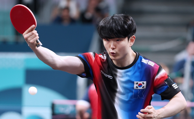Kim Gi Tae on Sept. 4 plays Thiago Gomes of Brazil in the quarterfinals of the Paris Summer Paralympics' men's singles MS11 table tennis at Arena 4 of South Paris Arena.  