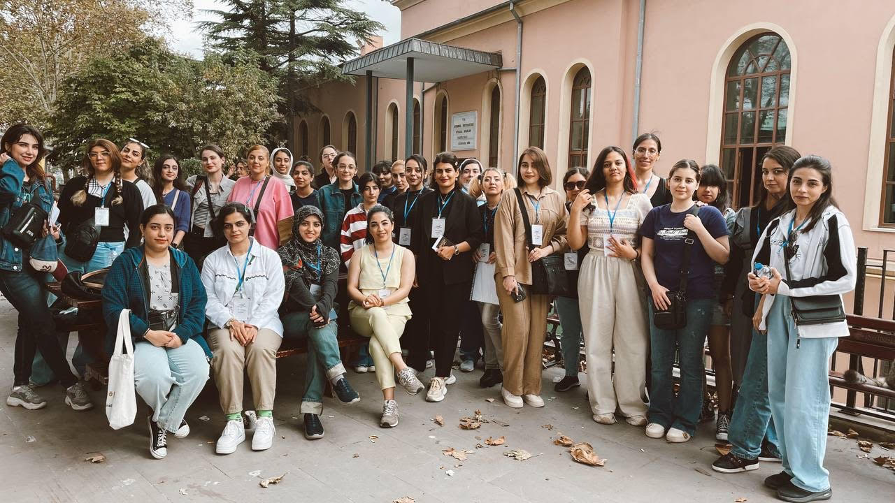 Iranian students in a frame(cr: Tara Ostovarpour)