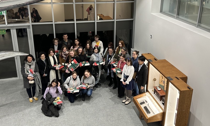 commemorative photo at the end of the event